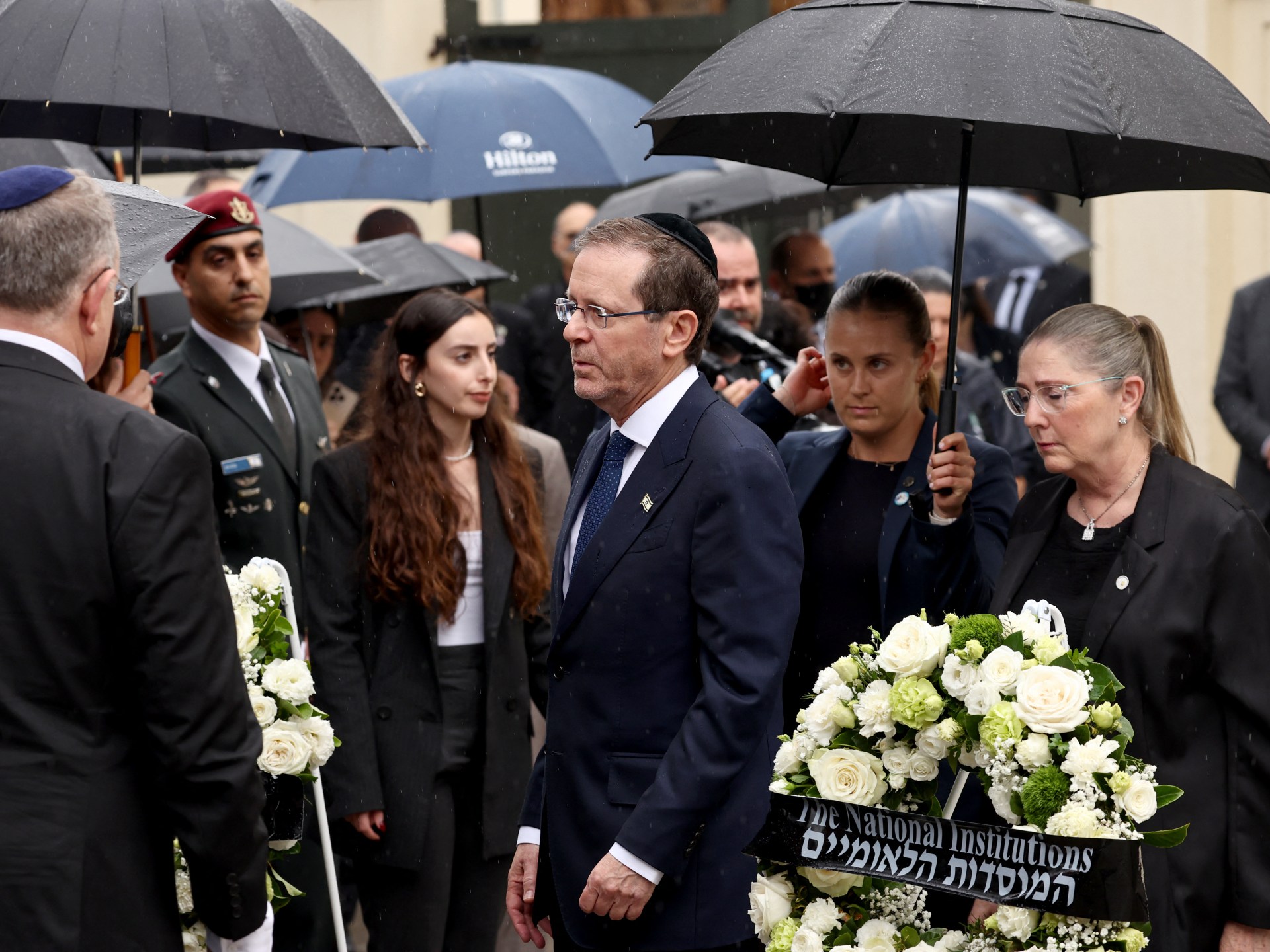 زيارة هرتسوغ لأستراليا: تكريم لضحايا بونداي وسط احتجاجات ومطالبات دولية بالاعتقال