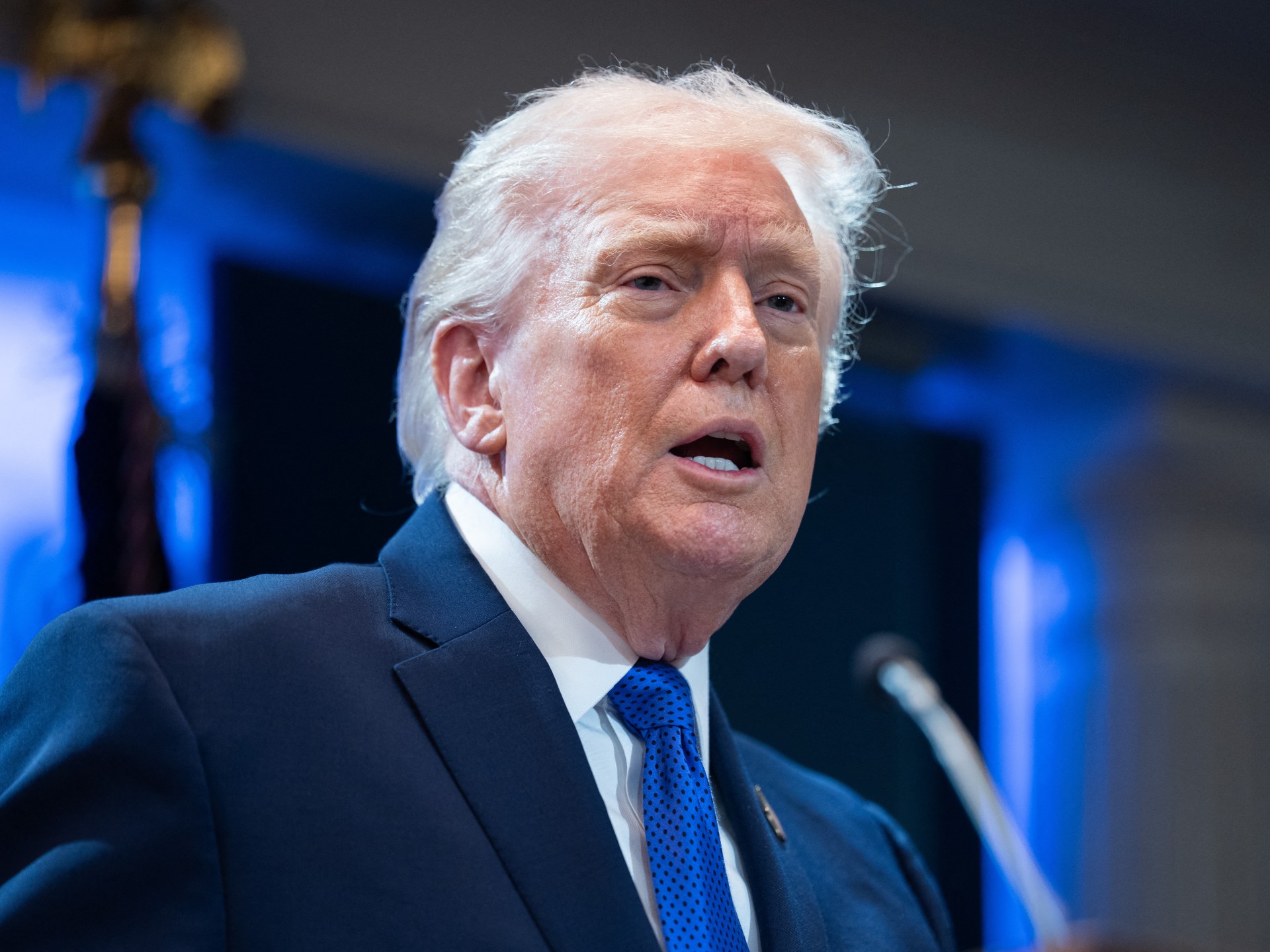 ترمب يتحدى المحكمة العليا: خطة “جدار الرسوم” البديلة التي ستهز التجارة العالمية