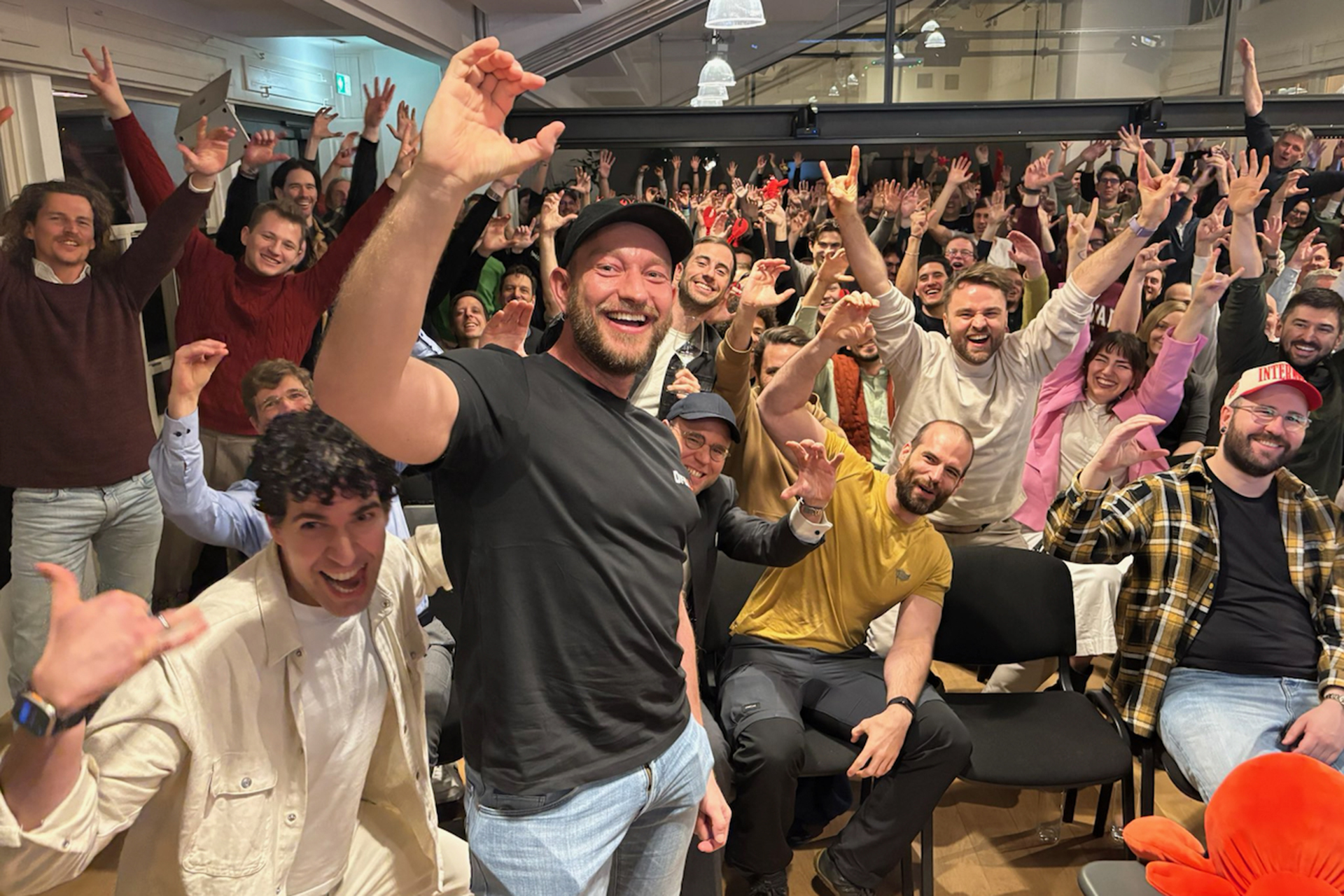 أوبن كلو: قصة الأداة التي أبهرت زوكربيرغ وقادت مطورها إلى OpenAI