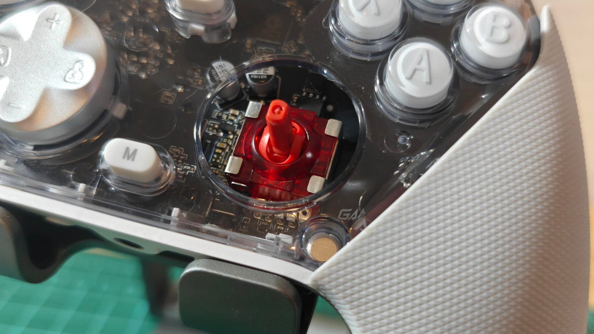 TMR مقابل Hall Effect: دليلك الشامل لمستقبل أجهزة التحكم في الألعاب