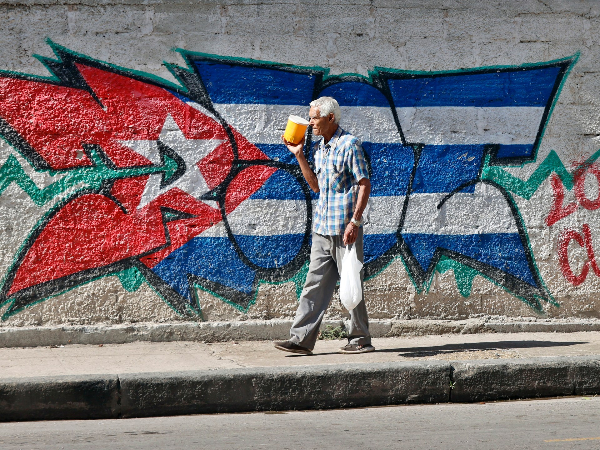 ترمب يفاجئ العالم بتصريحات عن اتفاق وشيك مع كوبا.. هل تنهي المكسيك أزمة الطاقة في الجزيرة؟