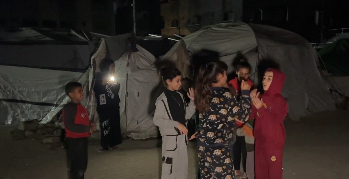 رمضان في غزة: كيف يصنع الأطفال الفرح من قلب الخيام وتحت ظلال الحرب؟