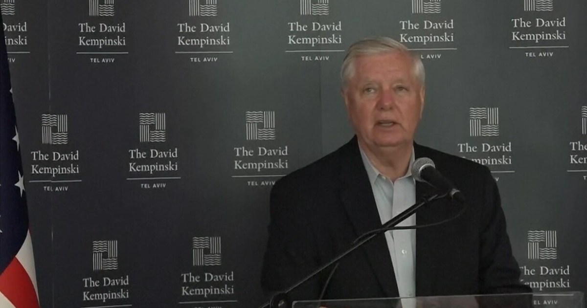 ليندسي غراهام يفجر مفاجأة من تل أبيب: نحن على وشك إسقاط النظام الإيراني