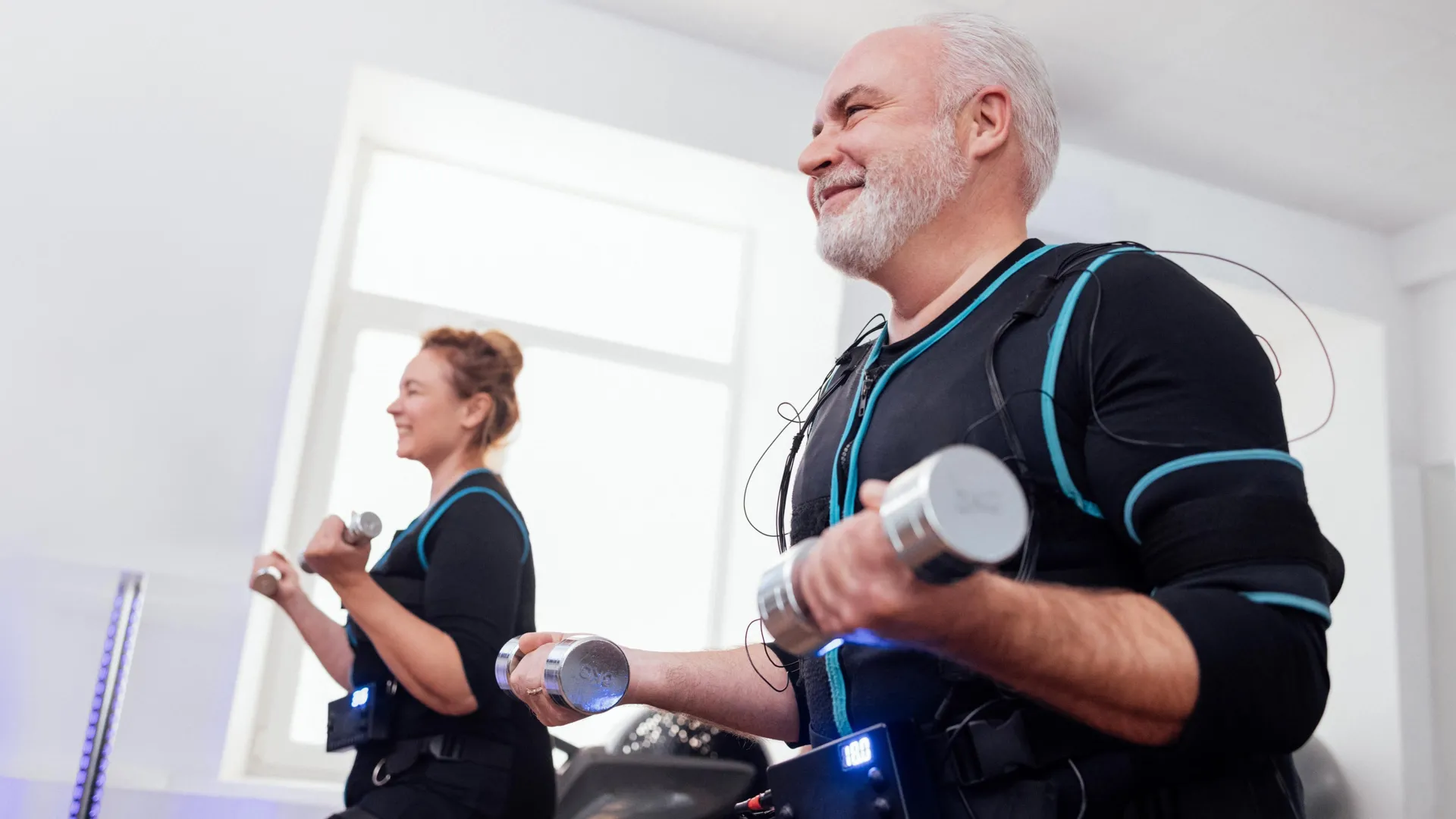 لغز شيخوخة العضلات: اكتشاف بروتين يوازن بين سرعة الترميم والبقاء الخلوي