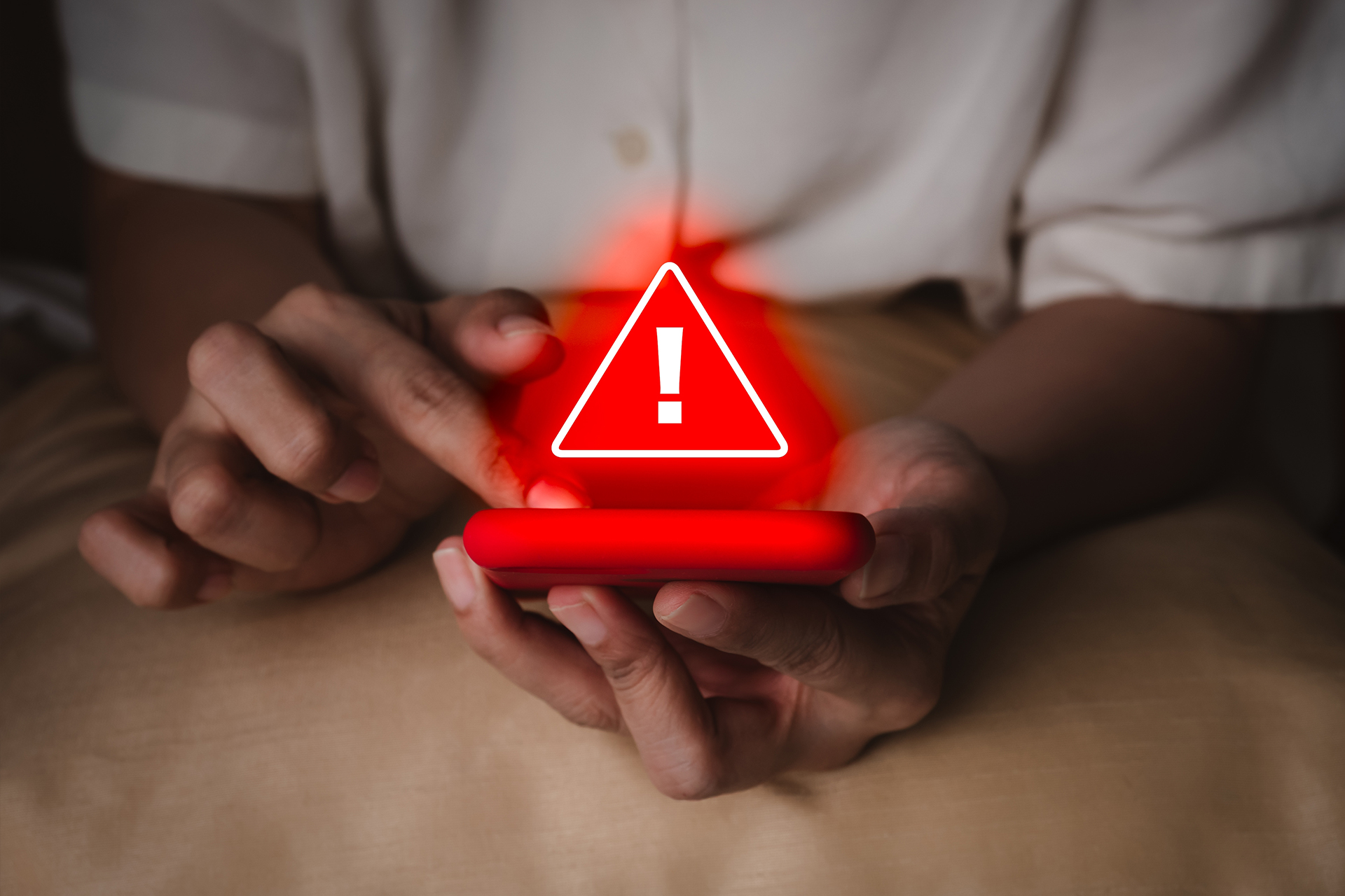 رسائل تهديد لإيران