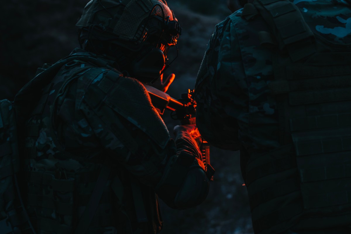 أنثروبيك في مواجهة البنتاغون: صراع الإرادات بين أخلاقيات الذكاء الاصطناعي ومتطلبات الأمن القومي