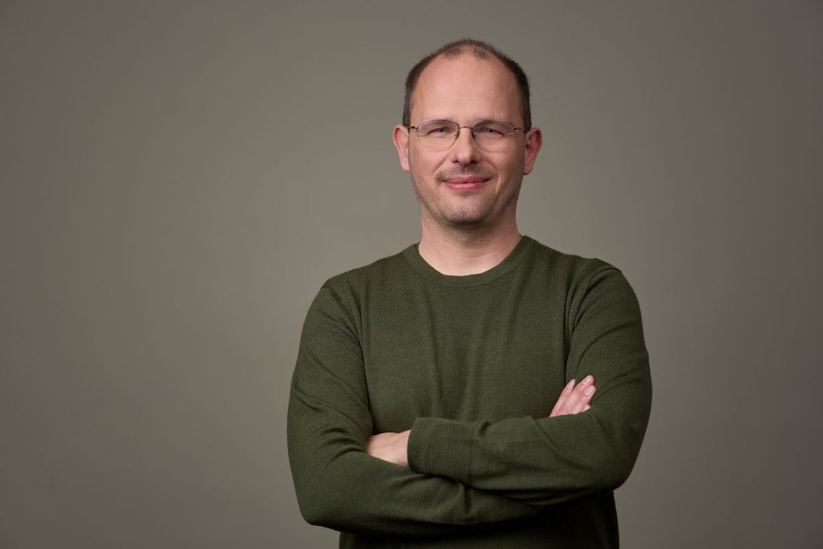 بتقييم 300 مليون دولار.. الرئيس التنفيذي السابق لـ GitHub يجمع أضخم جولة تمويل أولية لشركة أدوات برمجية