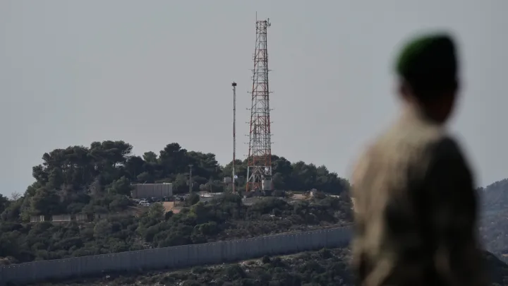 تقارير عبرية: الجيش الإسرائيلي يستخدم مواد كيميائية لتدمير الغطاء النباتي على حدود لبنان وسوريا