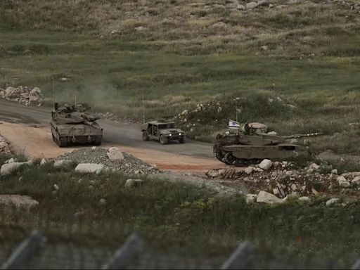 قصف مدفعي إسرائيلي يستهدف بلدات في ريفي درعا والقنيطرة جنوبي سوريا