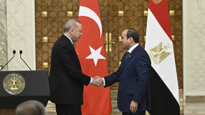 قمة السيسي وأردوغان في أنقرة: تنسيق مصري تركي لوقف إطلاق النار في غزة وتعزيز الشراكة الاستراتيجية