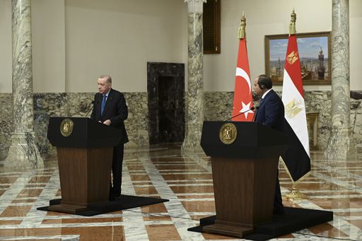 السيسي وأردوغان يشددان من أنقرة على حتمية تنفيذ اتفاق غزة ورفض المماطلة