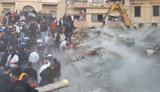 فاجعة في طرابلس اللبنانية: مقتل 6 أشخاص في انهيار مبنيين سكنيين وتصاعد التحذيرات من تهالك البنية التحتية