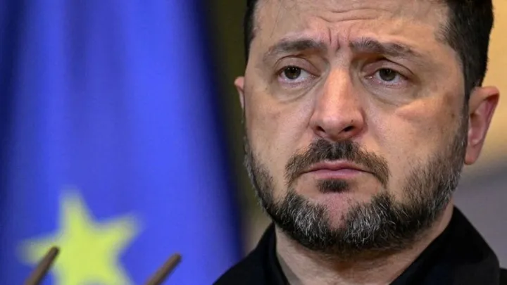 زيلينسكي يرهن الانتخابات بوقف إطلاق النار ويدعو واشنطن لتكثيف الضغط على موسكو