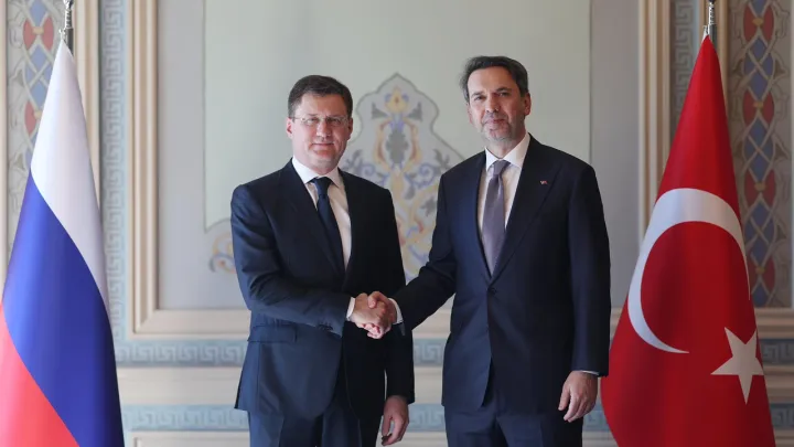 إسطنبول تحتضن مباحثات تركية روسية رفيعة لتعزيز الشراكة في قطاعي الطاقة والنووي