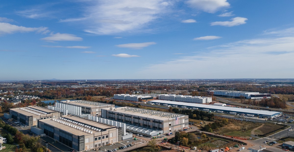 مايكروسوفت تخطط لاستخدام الموصلات الفائقة لإعادة صياغة مستقبل مراكز البيانات وتوفير المساحات