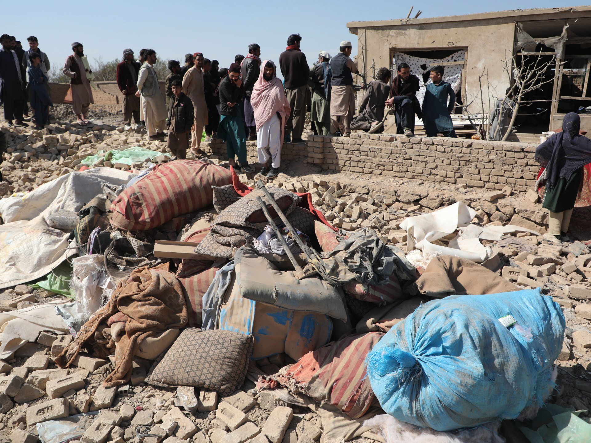 تصعيد خطير: الغارات الباكستانية تحصد أرواح المدنيين في أفغانستان.. هل تنجح الوساطة الصينية؟