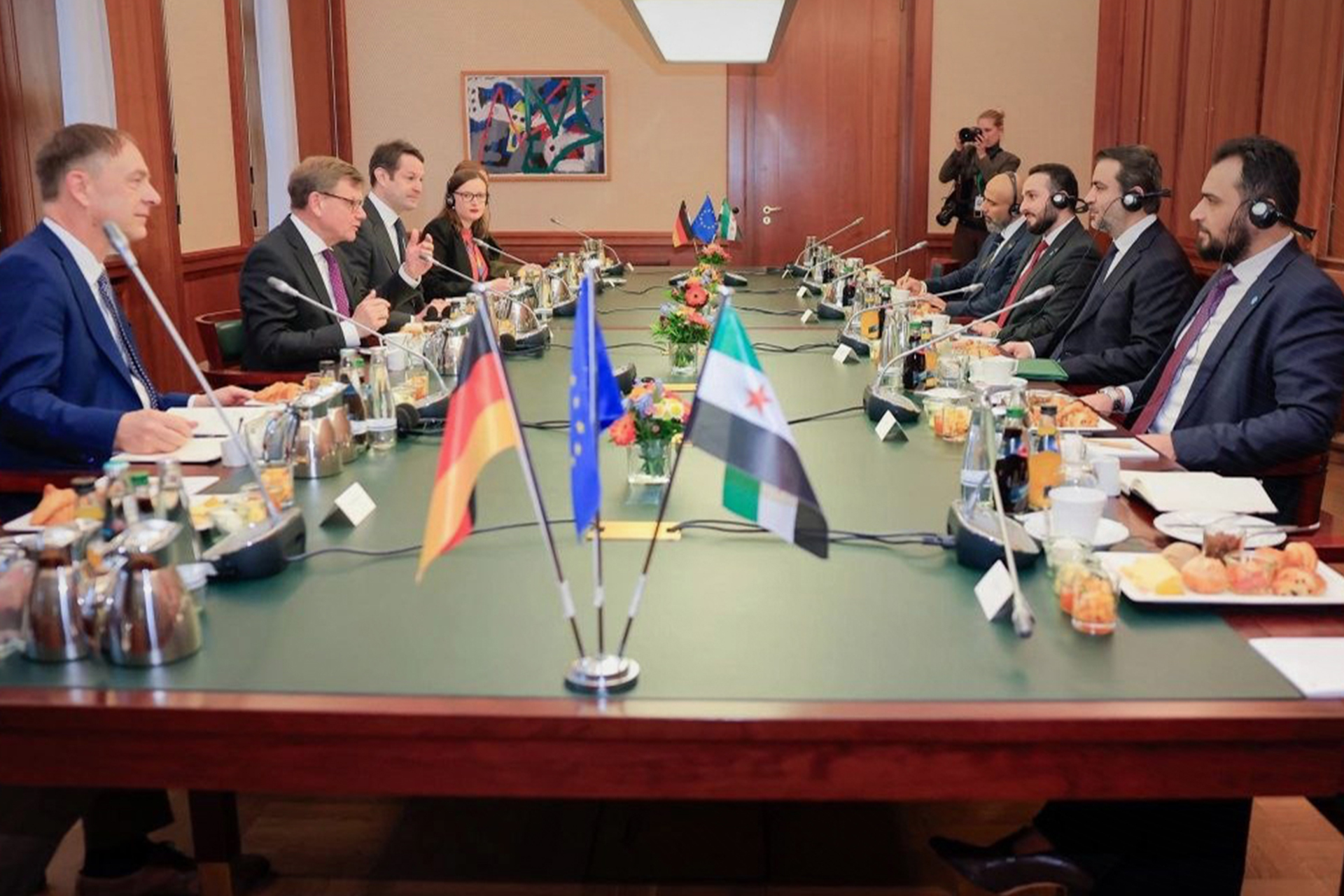 زيارة أحمد الشرع التاريخية إلى برلين: فجر جديد للعلاقات السورية الألمانية وملفات شائكة على الطاولة