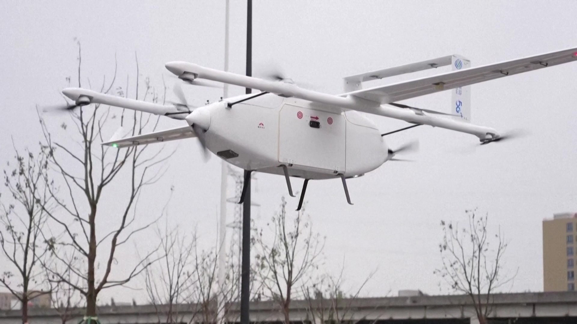 صدمة في البنتاغون: هل تنهي “حرب المسيّرات العالمية” حقبة التفوق العسكري الأمريكي؟