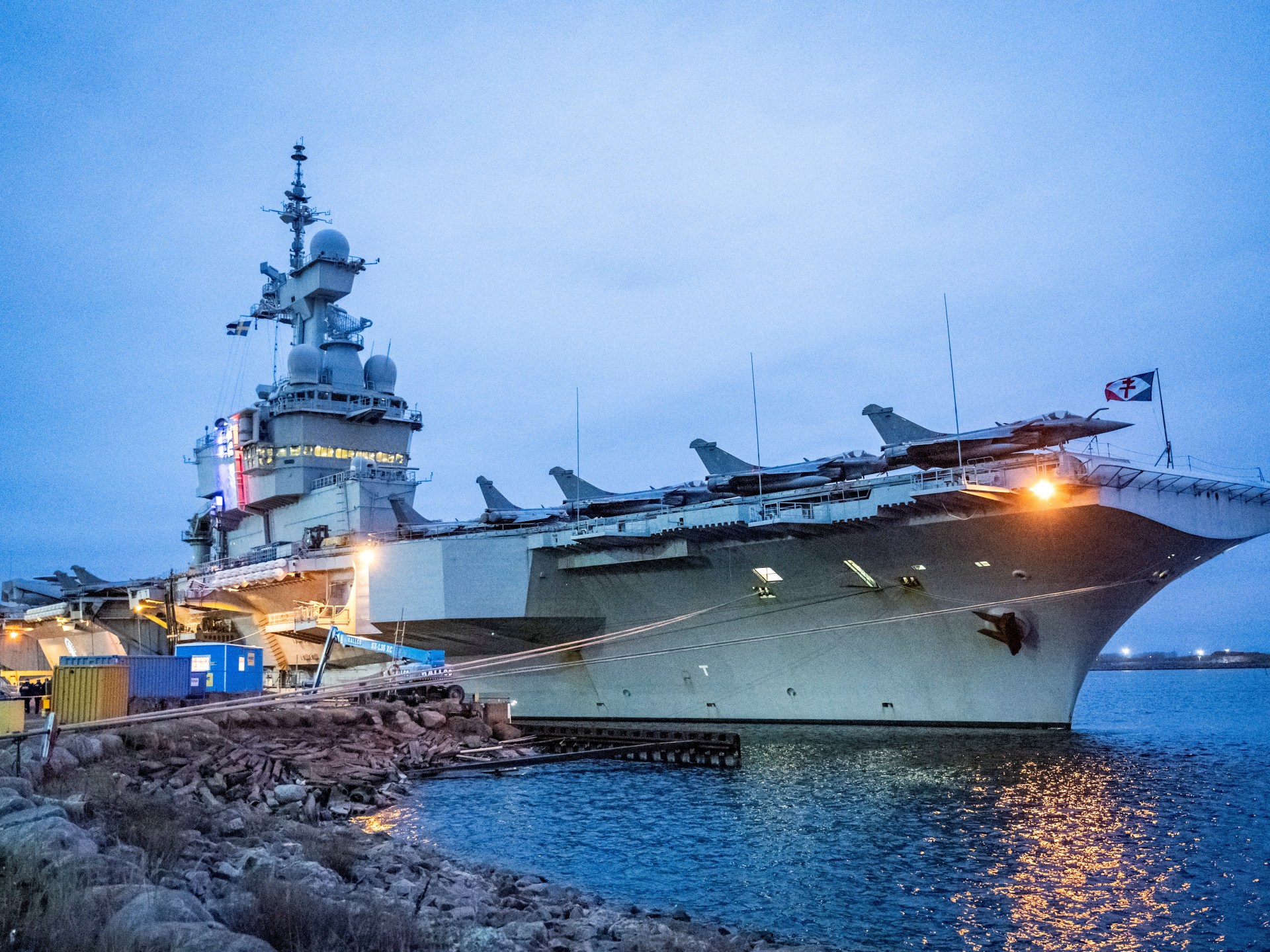 استنفار بحري واسع: صور أقمار صناعية تكشف تموضع 3 حاملات طائرات تحاصر المنطقة