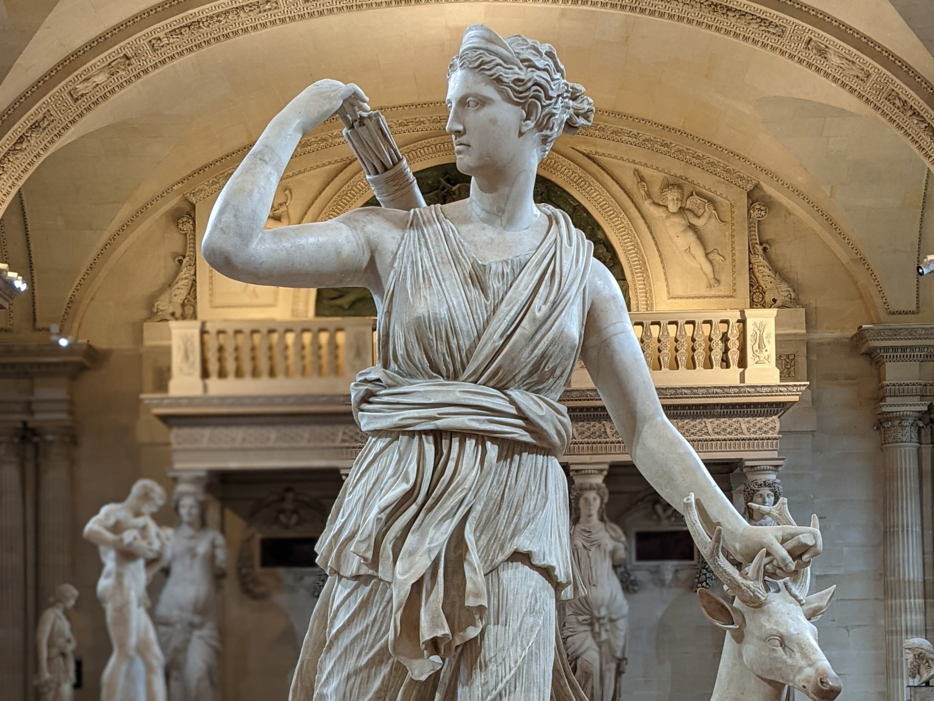 أرتميس: رحلة ناسا التاريخية لإعادة البشر إلى القمر وكشف أسرار القطب الجنوبي