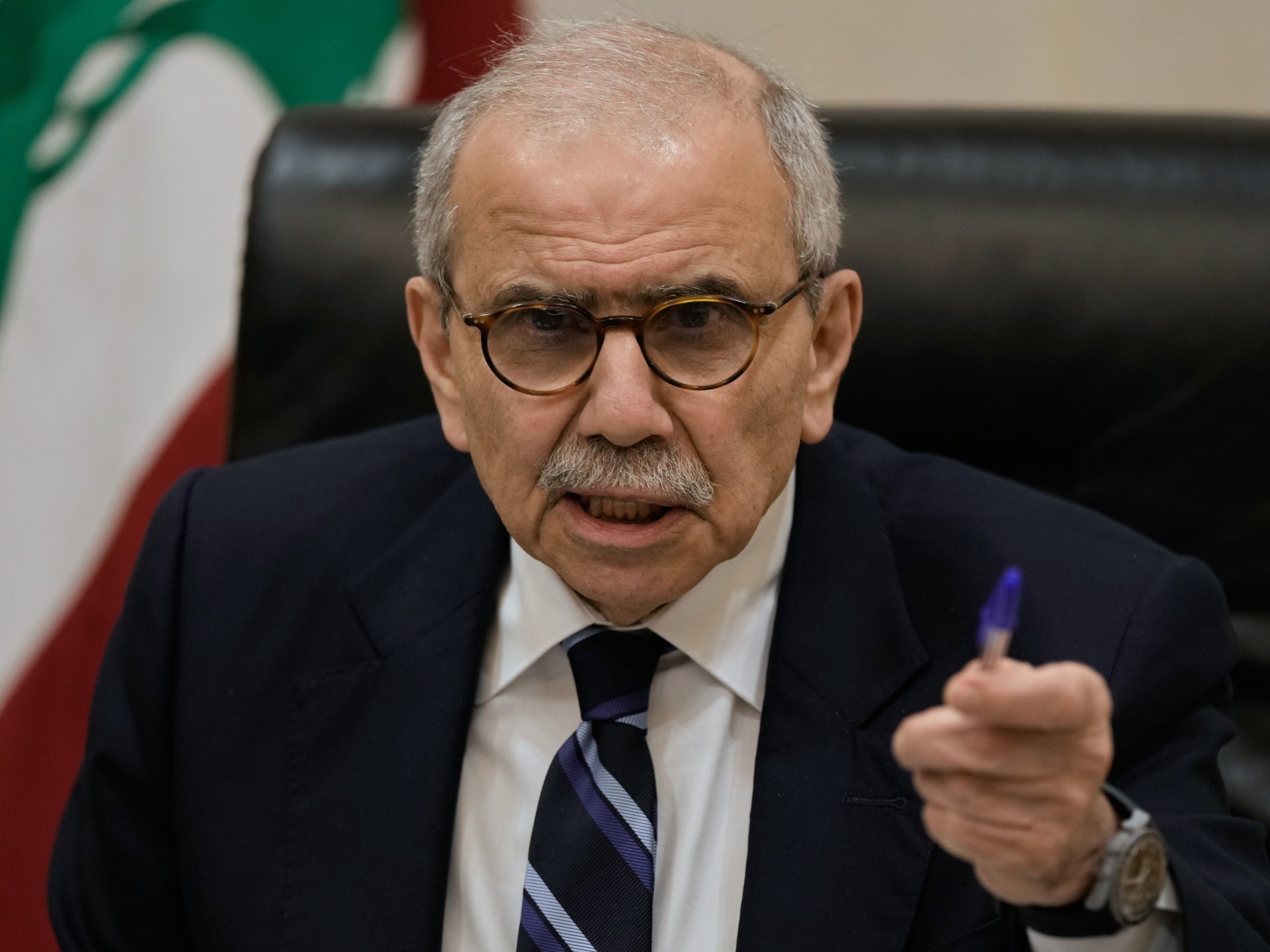 نواف سلام يكسر الصمت: استعادة قرار الحرب والسلم وإنهاء ‘مغامرة الإسناد’ في لبنان