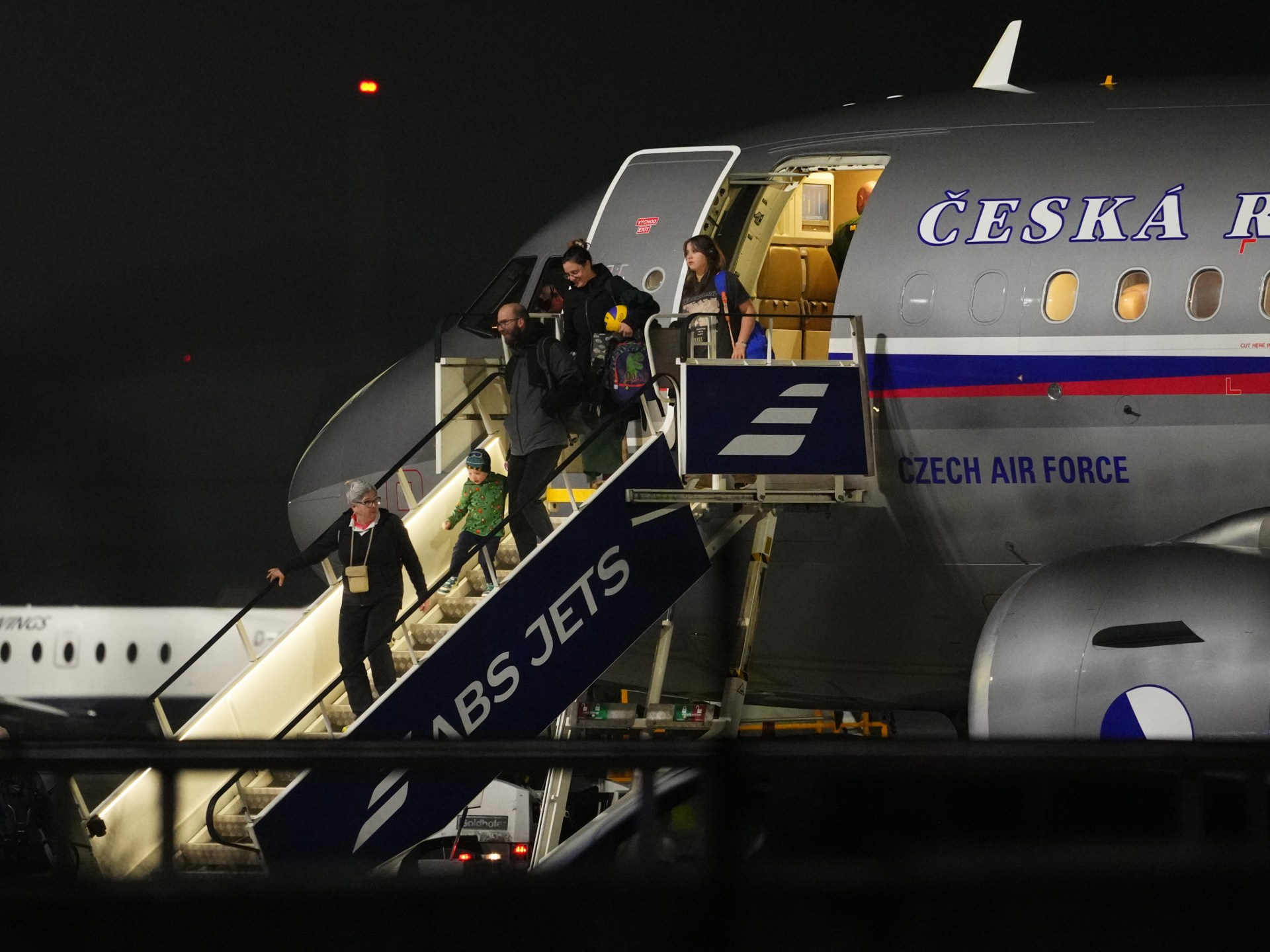 إجلاء الرعايا من الشرق الأوسط