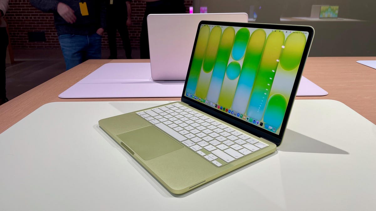 ماك بوك نيو (MacBook Neo): هل هو الخيار الأمثل للطلاب؟ وهل يتفوق على MacBook Air؟