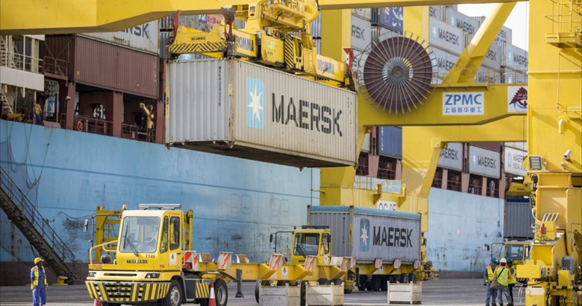 أهم 10 موانئ في الخليج العربي: عصب التجارة العالمية وتحديات الصراعات الجيوسياسية