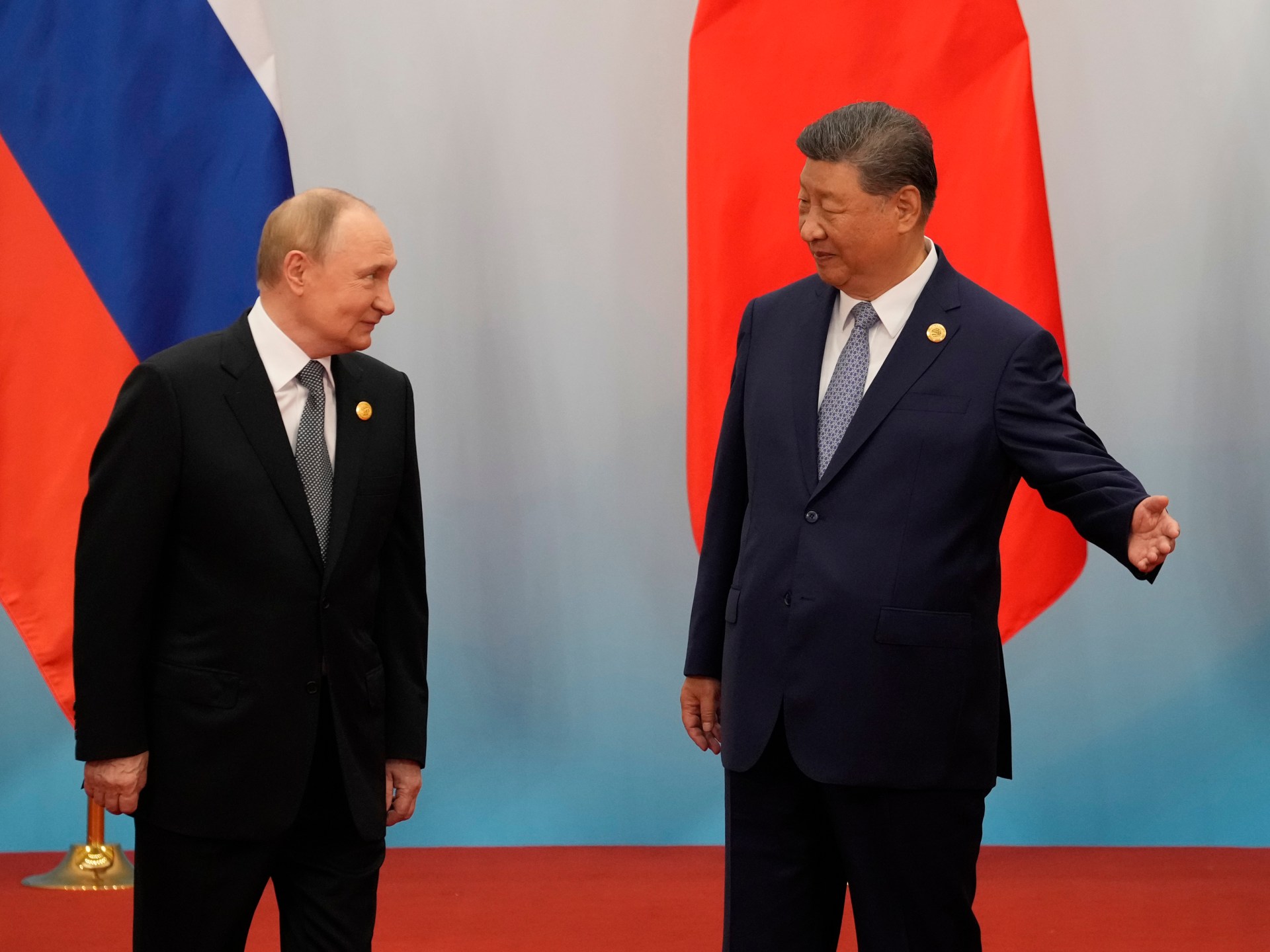 لماذا تلتزم روسيا والصين الصمت؟ كواليس الموقف الروسي والصيني من الحرب على إيران وأسرار ‘الاستنزاف الذكي’ لأمريكا