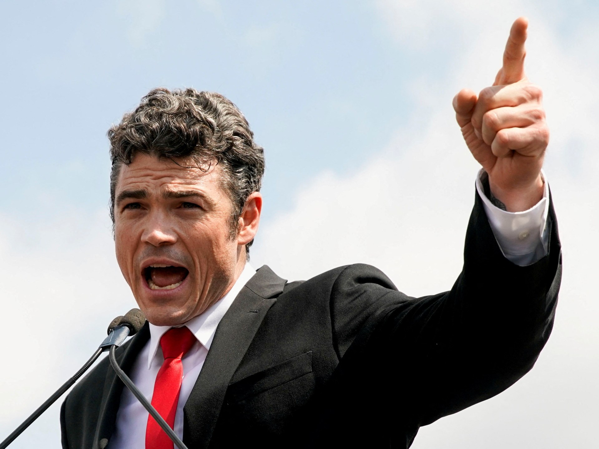 بعد اتهامه للوبي الإسرائيلي.. الـ FBI يلاحق جو كينت: خيانة أسرار أم انتقام سياسي؟