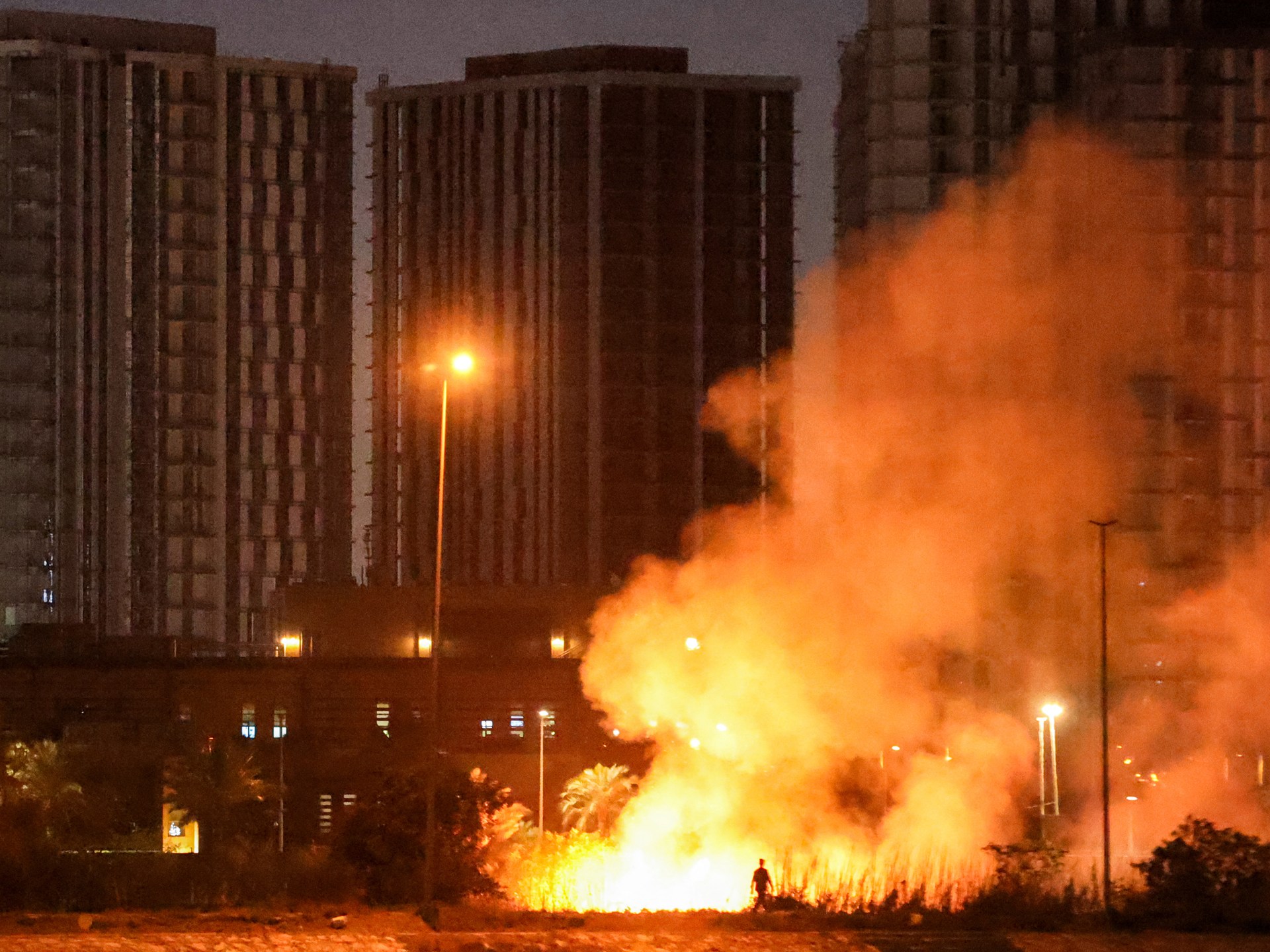 انفجار الوضع في العراق: مسيرات تضرب القواعد الأمريكية وغارات دامية تستهدف الحشد الشعبي