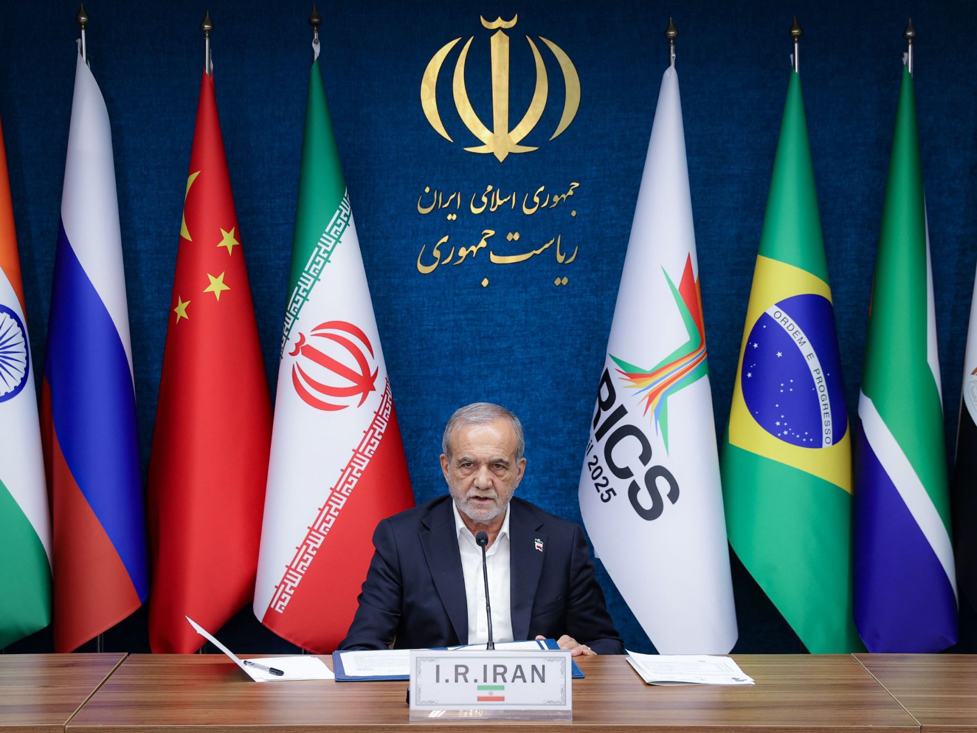 انكسار حلم الجنوب العالمي: هل سقطت بريكس أمام اختبار الهيمنة الأمريكية؟