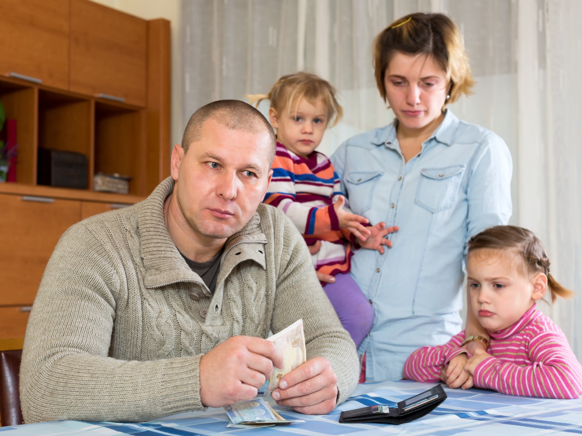 الأزمة المالية للأطفال