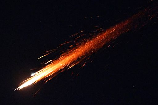 تصعيد عسكري غير مسبوق: إسرائيل تشن هجمات واسعة النطاق على إيران وطهران ترد بضربات صاروخية