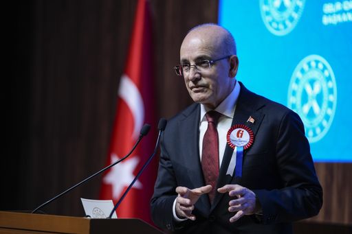 وزير المالية التركي: الصدمات الاقتصادية العالمية مؤقتة ونتخذ تدابير استباقية لمواجهة التقلبات