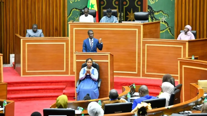 البرلمان السنغالي يقر قانوناً يشدد عقوبات المثلية الجنسية إلى 10 سنوات سجن