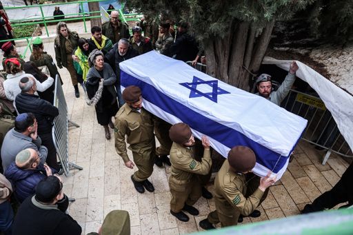 مقتل 4 جنود إسرائيليين في معارك جنوب لبنان وتصاعد الرشقات الصاروخية باتجاه الجليل