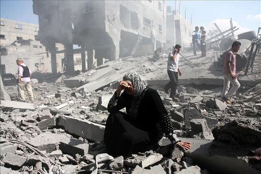 تصعيد ميداني في خان يونس: شهداء في قصف إسرائيلي وتأجيل قضائي لملف الممر الطبي