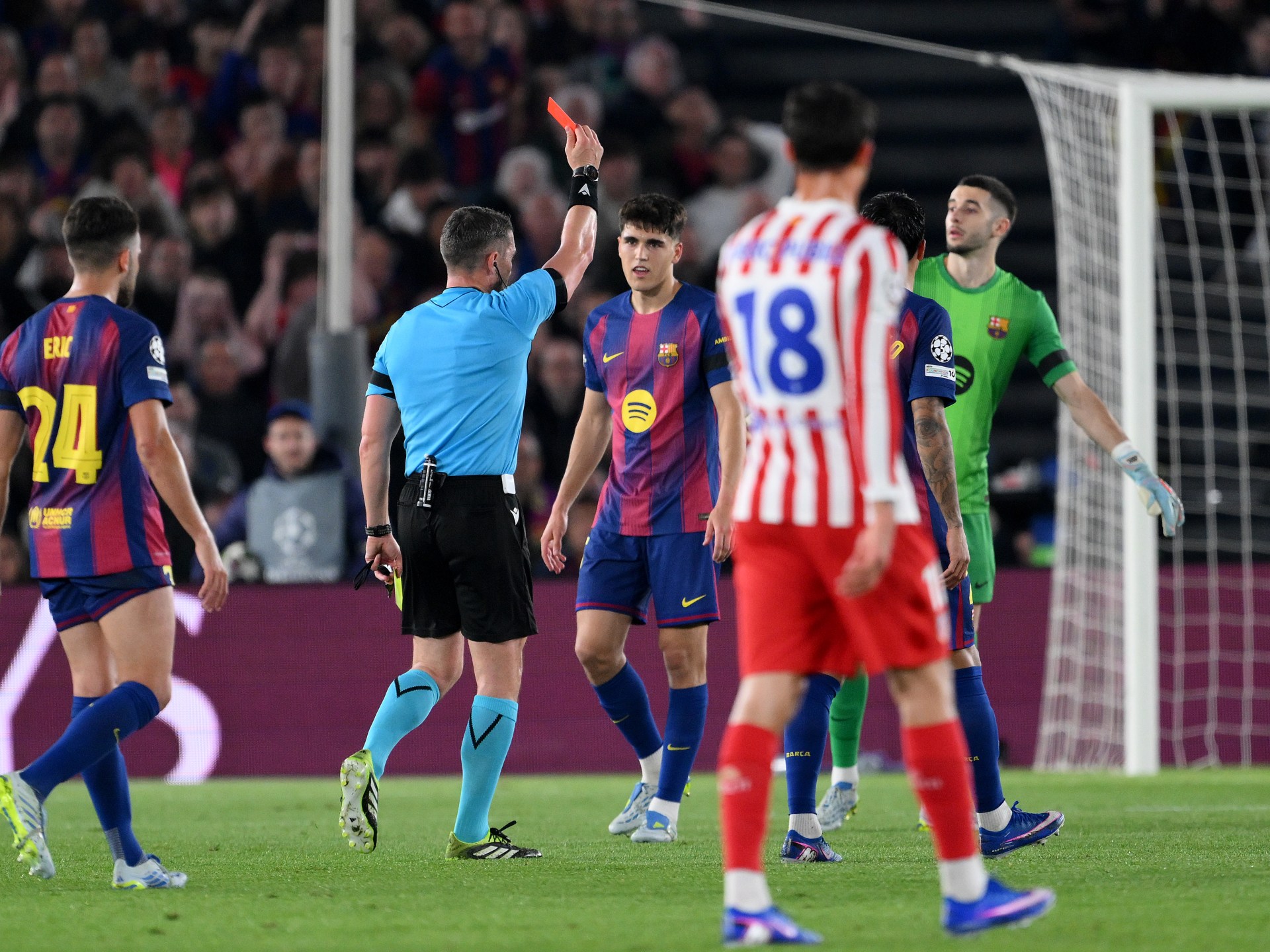 زلزال تحكيمي في معقل الكتلان.. هل تعرض برشلونة للظلم أمام أتلتيكو مدريد؟