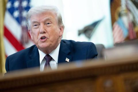 ترامب يكشف كواليس طلب إيران وقفاً لإطلاق النار وطهران ترد وسط تصعيد عسكري واسع