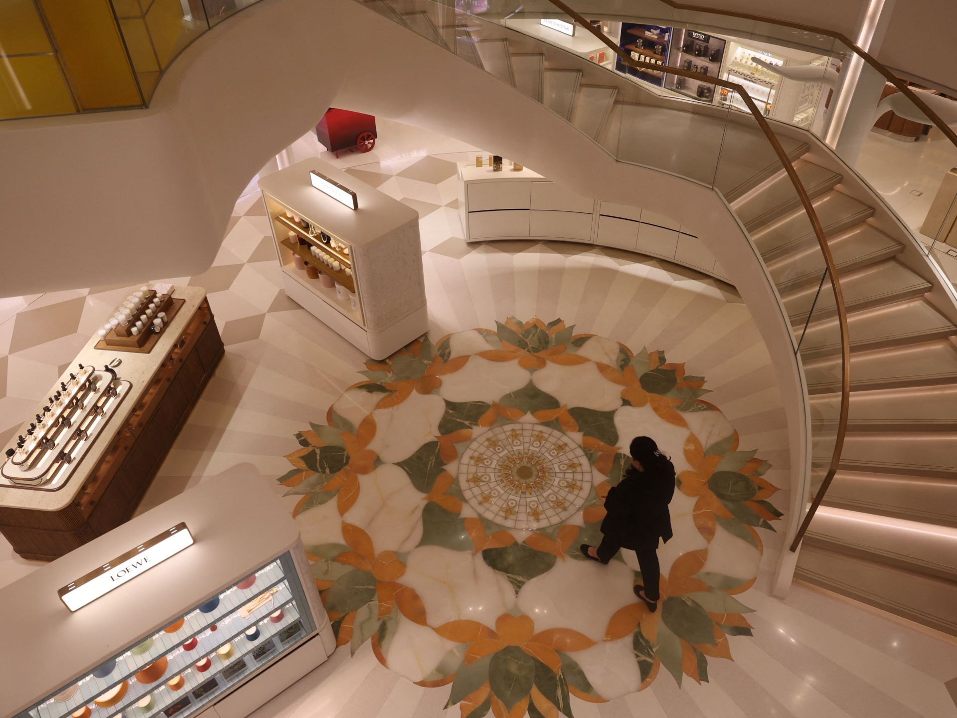 سوق السلع الفاخرة