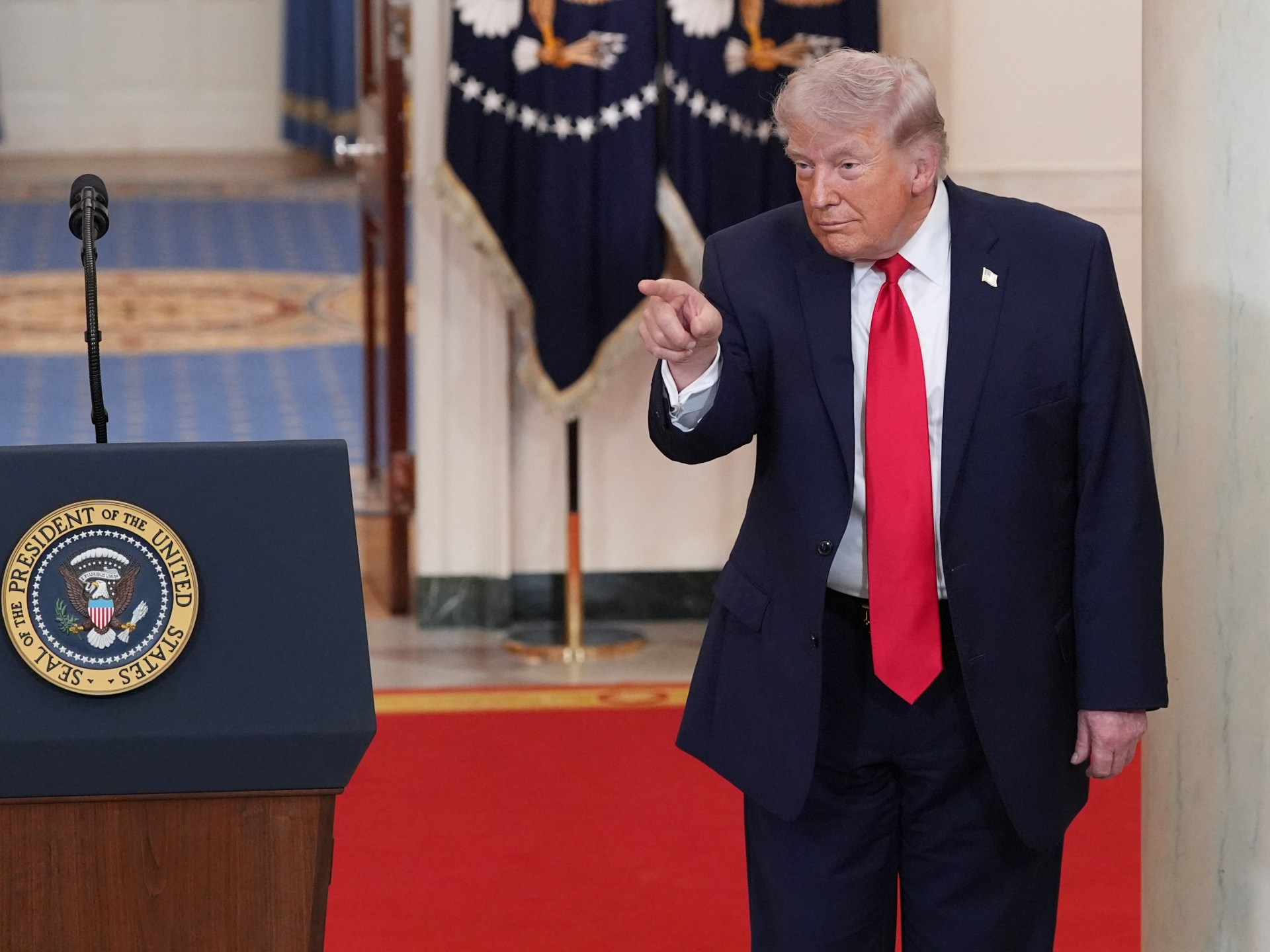 ترمب يفتح النار على حلفائه: ‘أغبياء’ ومعارضة الحرب على إيران تفجر صراعاً داخل المعسكر الجمهوري