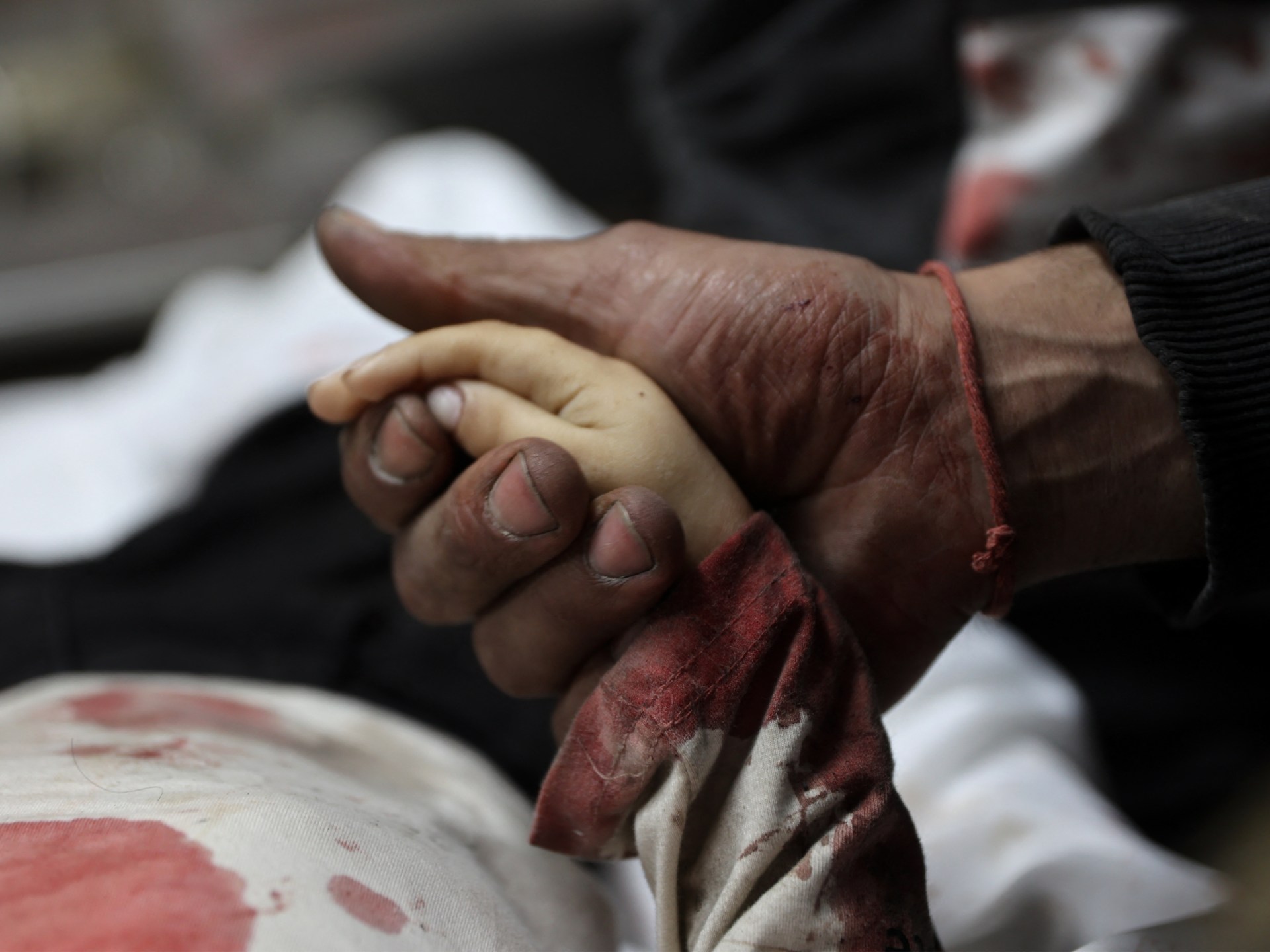 غزة تحت النيران: 10 شهداء في سلسلة غارات إسرائيلية وخروقات متصاعدة لاتفاق التهدئة