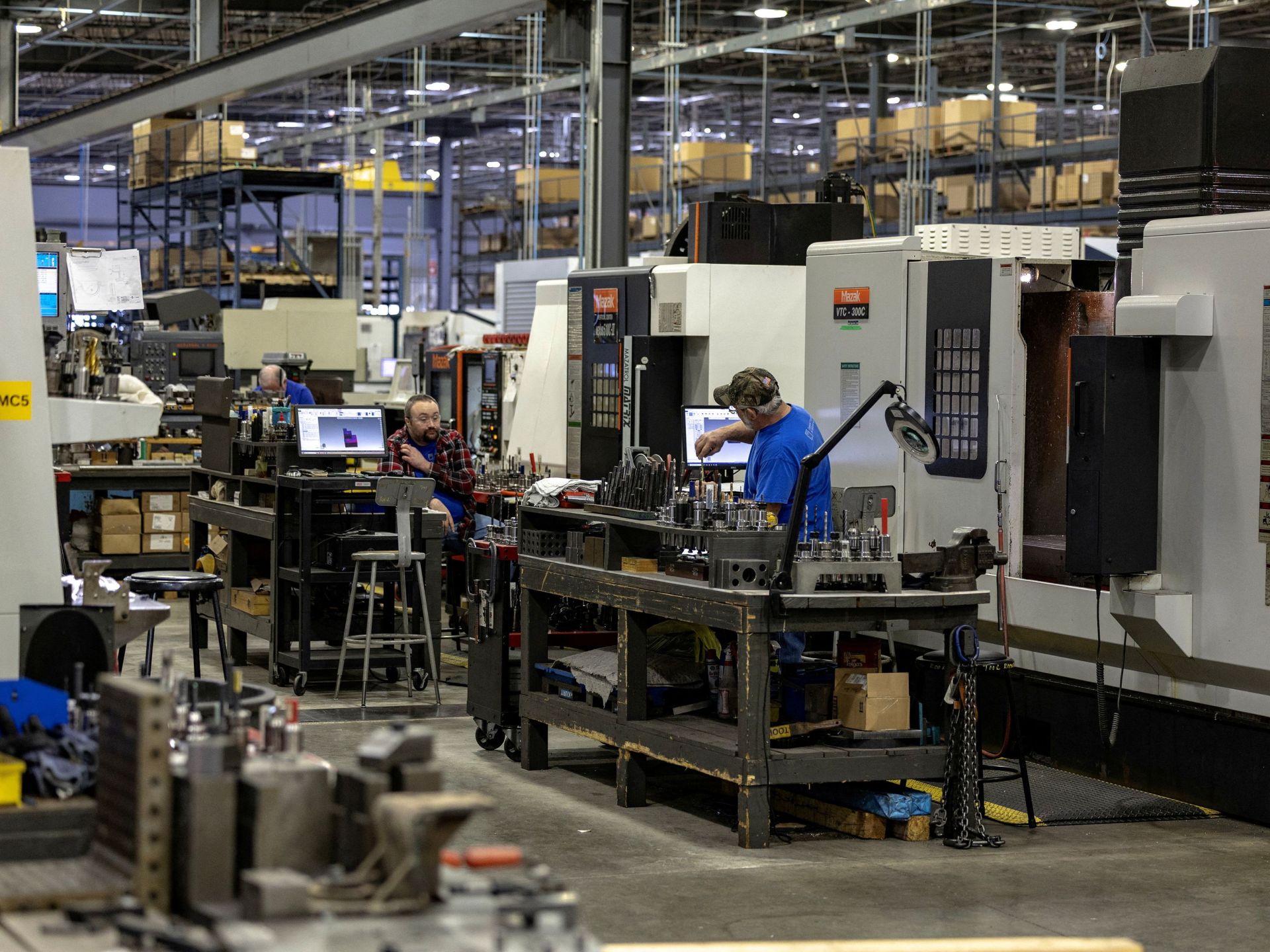 الصناعة الأمريكية بين ضجيج الرسوم وهدوء الإنجاز: قراءة في الطفرة الصامتة