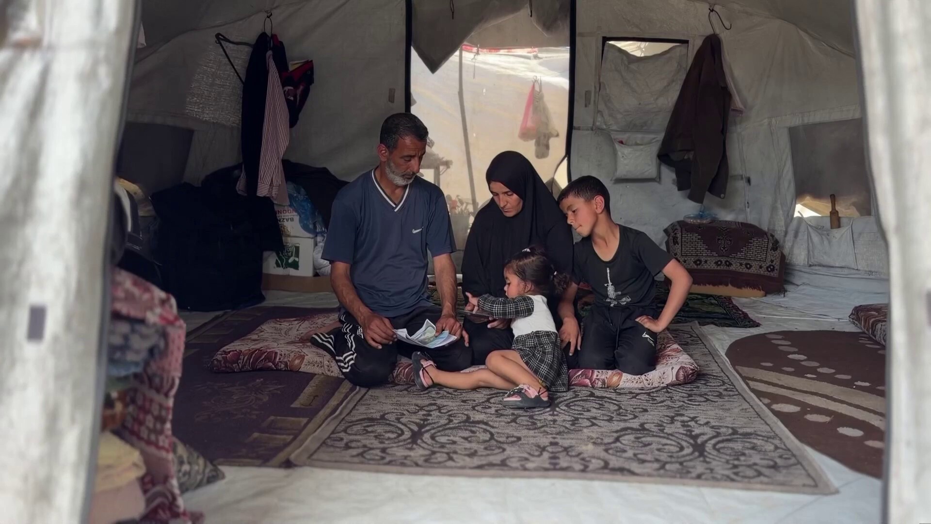 الأسرى الفلسطينيون