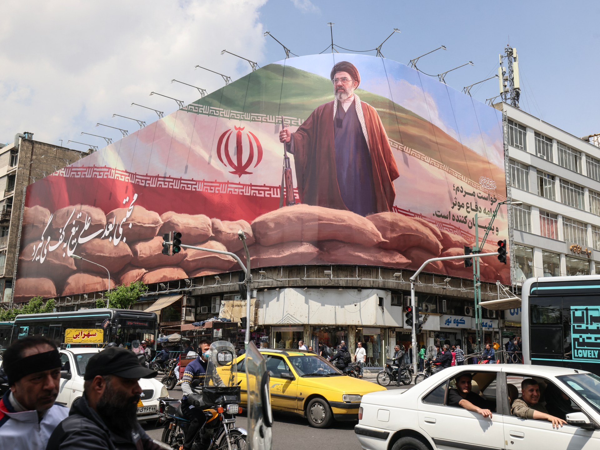 مفاوضات إسلام آباد: مخاض الدبلوماسية بين ضوء طهران الأخضر ومطرقة واشنطن