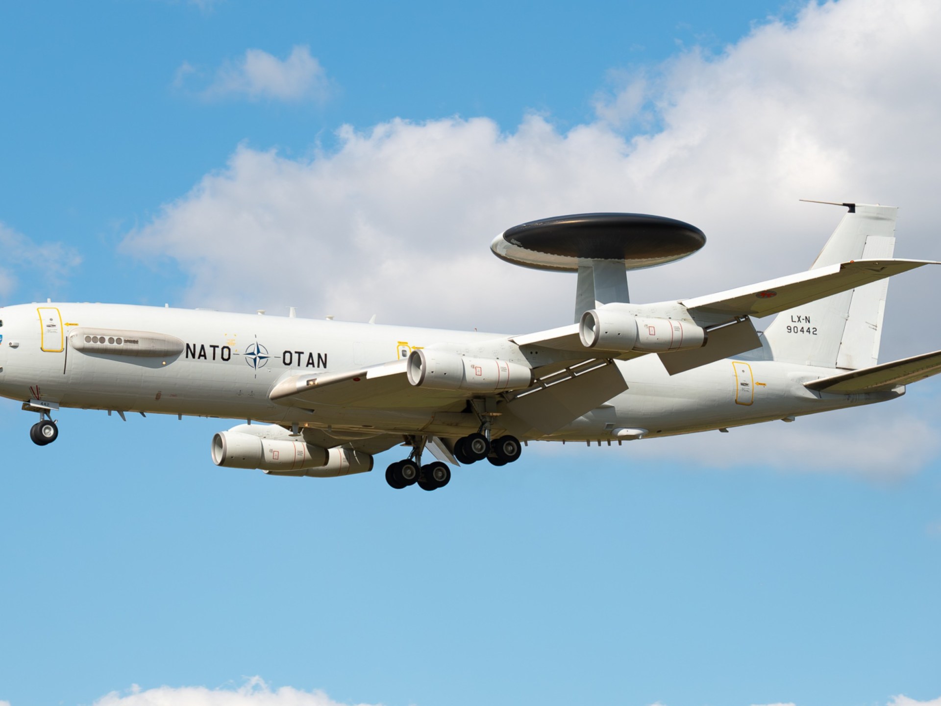 استنفار جوي فوق تركيا.. ماذا كشفت 41 رحلة لطائرات الناتو للإنذار المبكر قرب حدود إيران؟