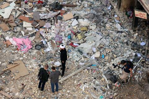 المفاوضات الأمريكية الإيرانية: هل يكسر الحراك الدبلوماسي طوق الحصار البحري؟