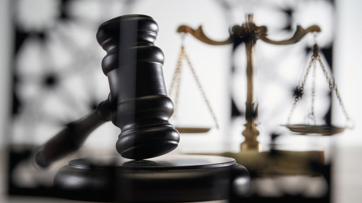 دعوى قضائية ضد أمازون: اتهامات بـ “كشط” فيديوهات يوتيوب لتدريب نموذج Nova Reel للذكاء الاصطناعي