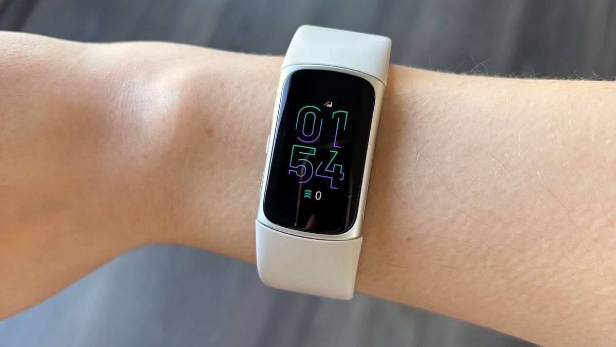 أفضل أجهزة تتبع اللياقة البدنية لعام 2026: دليلك الشامل لتمارين الربيع